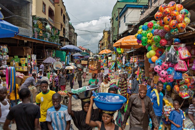 04a-lagos-island-market-670.jpg