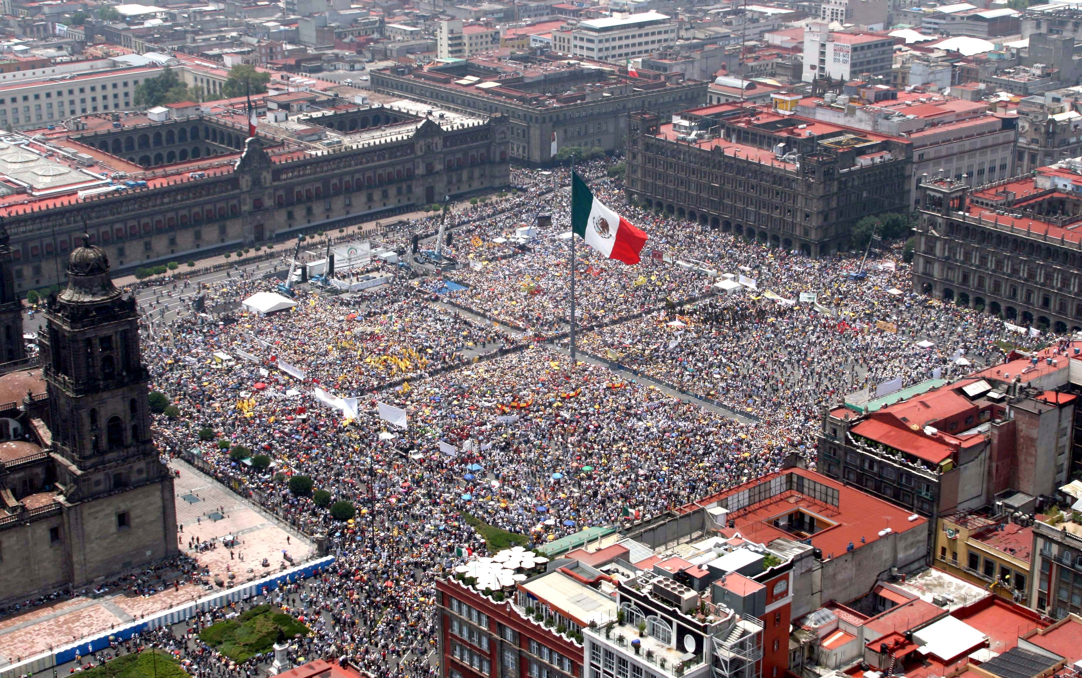 vidoe-and-film-locations-in-Mexico-city-historic-center-Z-C3-B3calo.jpg