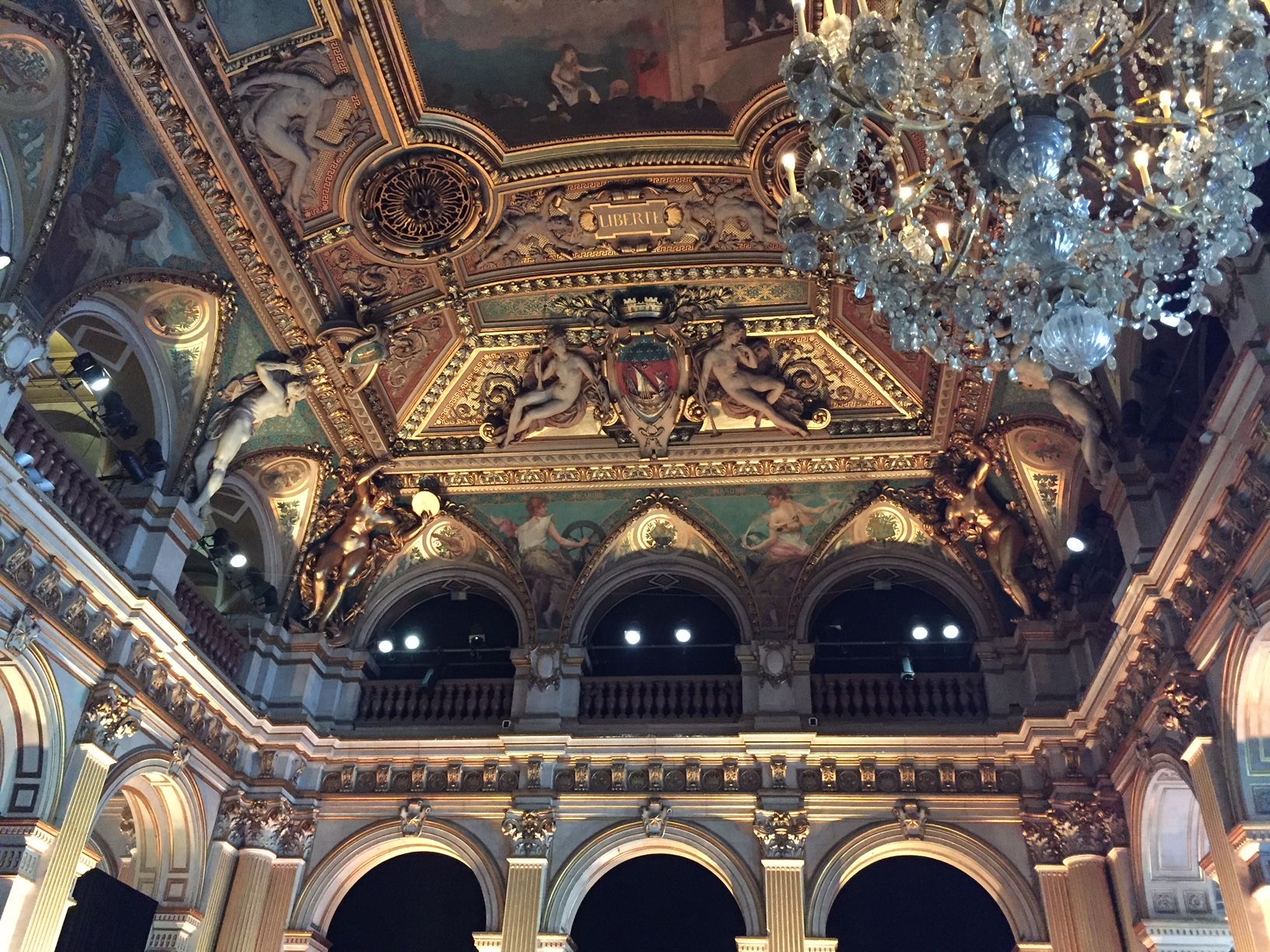 hotel-ceiling.JPG