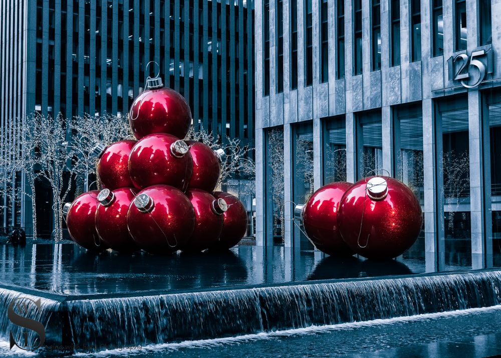 festive big balls-2.jpg