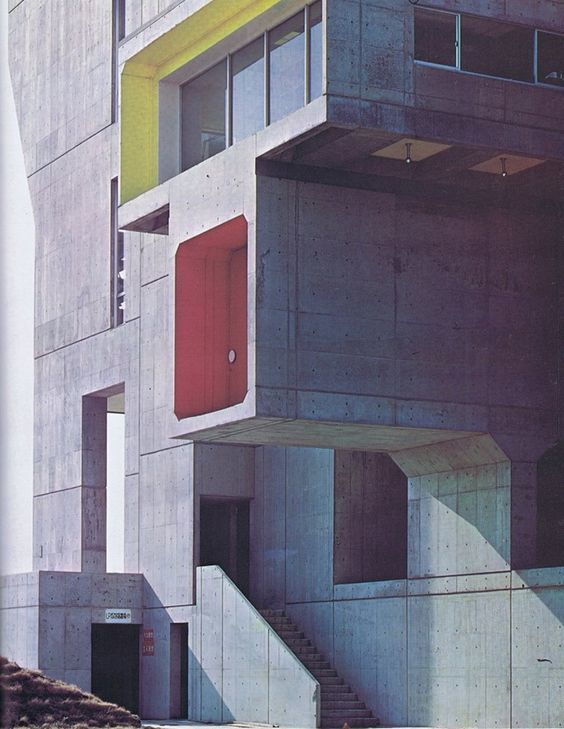 9. Olivetti Complex, Tokyo.jpg