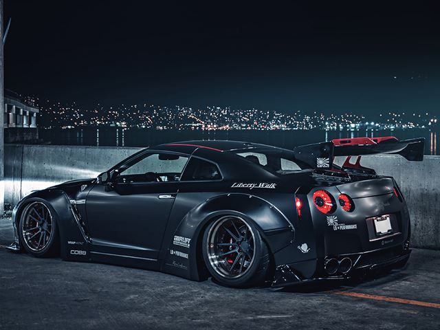 Nissan-GT-R-3.jpg