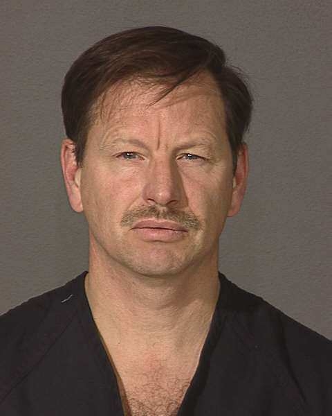 Gary_Ridgway_Mugshot_11162001.jpg