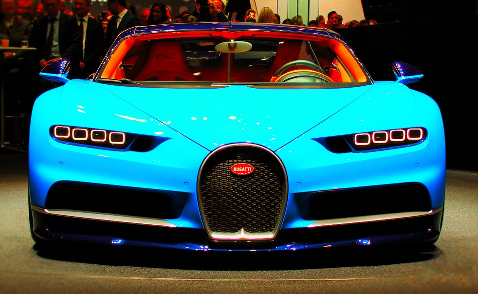 Bugatti_Chiron_1.jpg