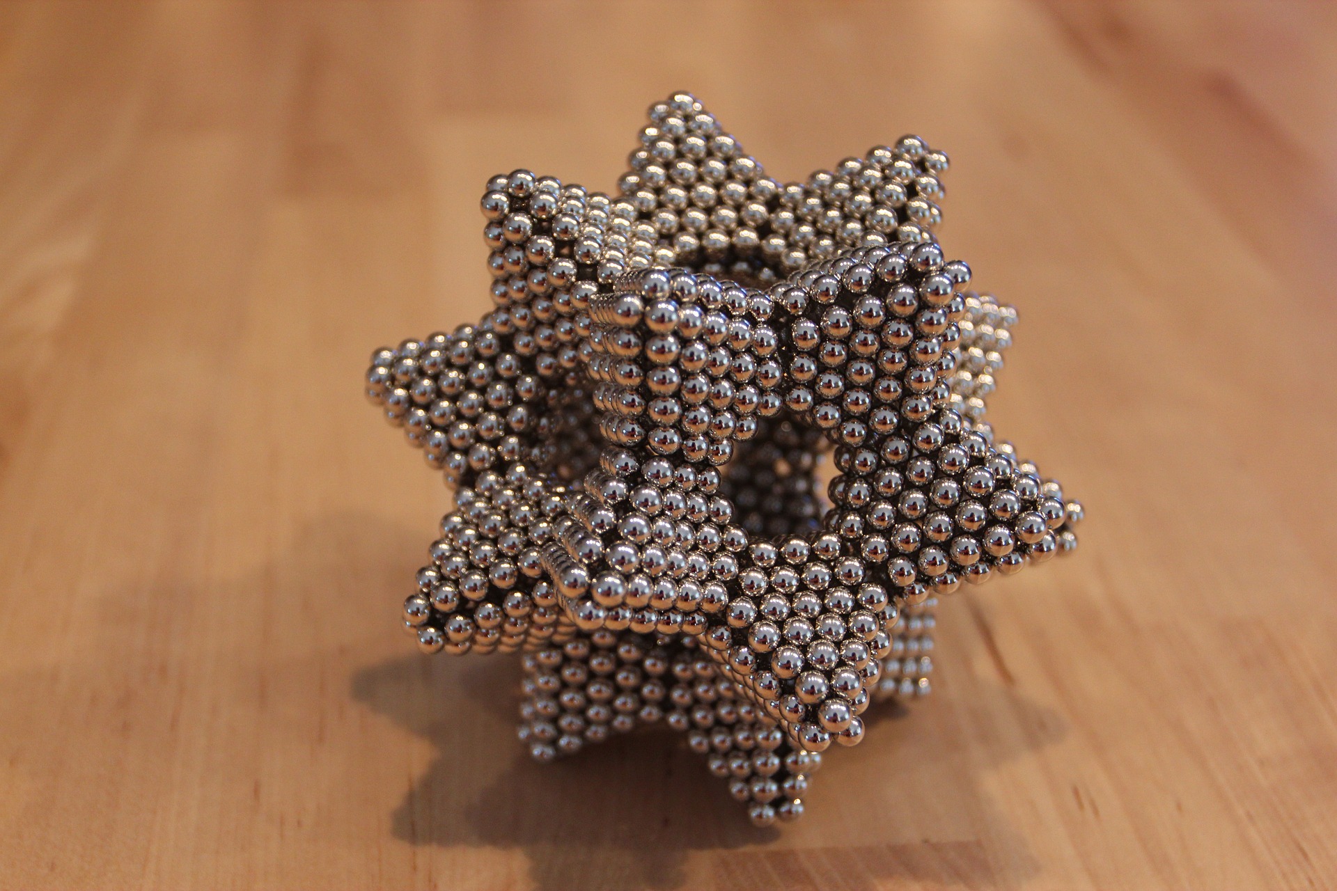 magnetic-ball-820960_1920.jpg