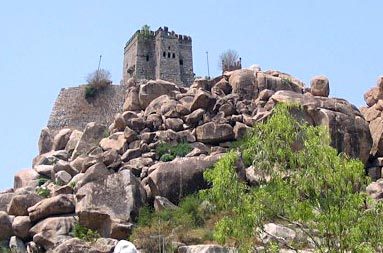 vd3tr68r5fma609l.D.0.raichur_fort.jpg