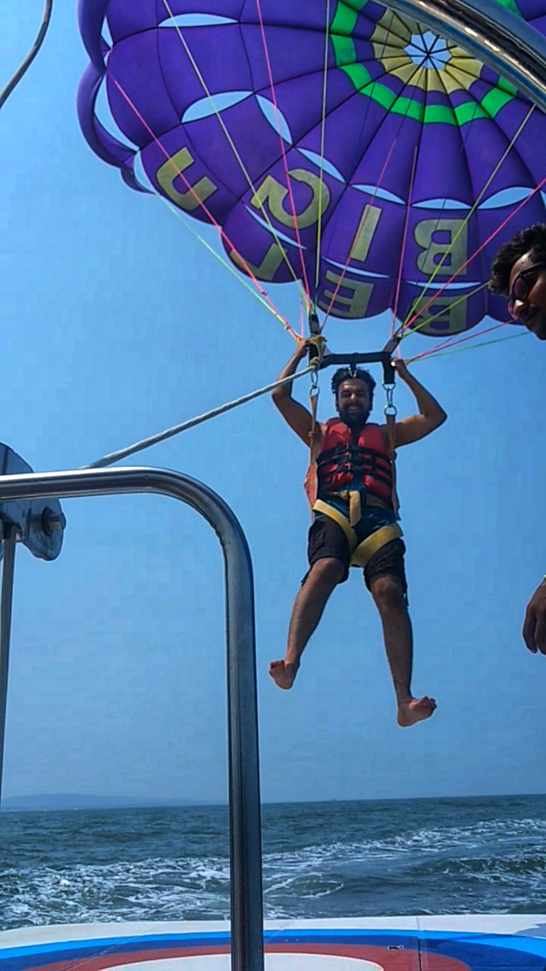 parasailing.jpeg