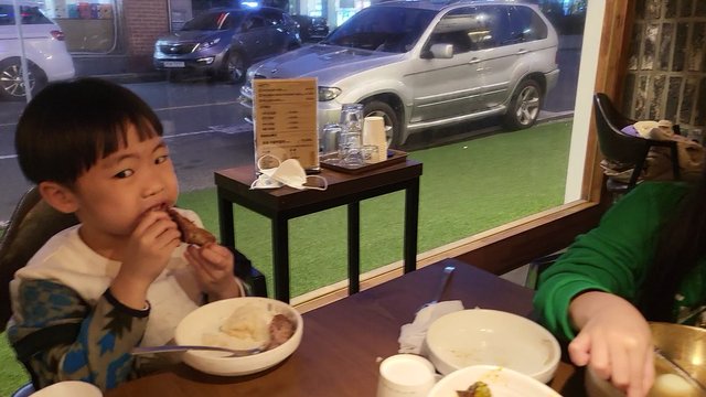 VideoCapture_20220419-205425.jpg