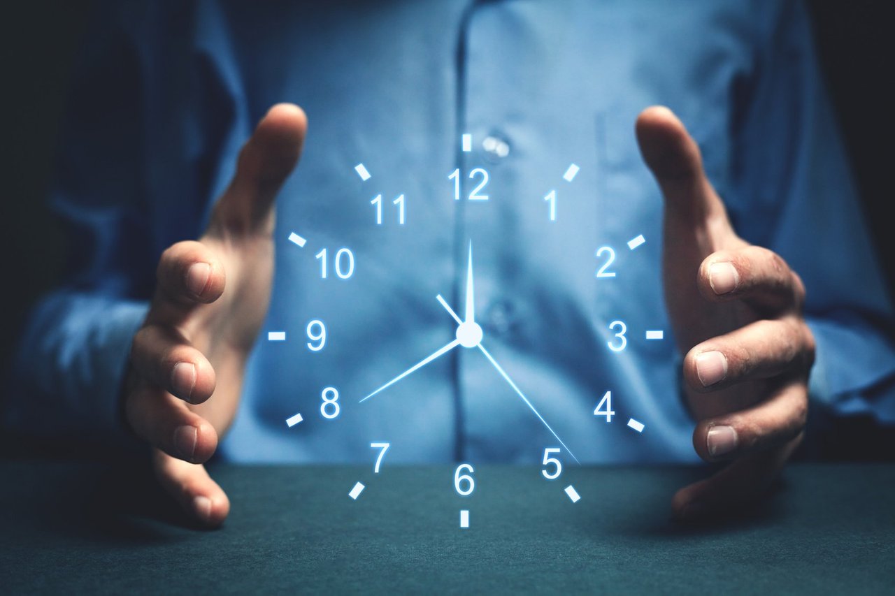 Посветить время. Управлять временем. Часы тайм менеджмент. Эффективно управлять временем. Оптимизация времени.