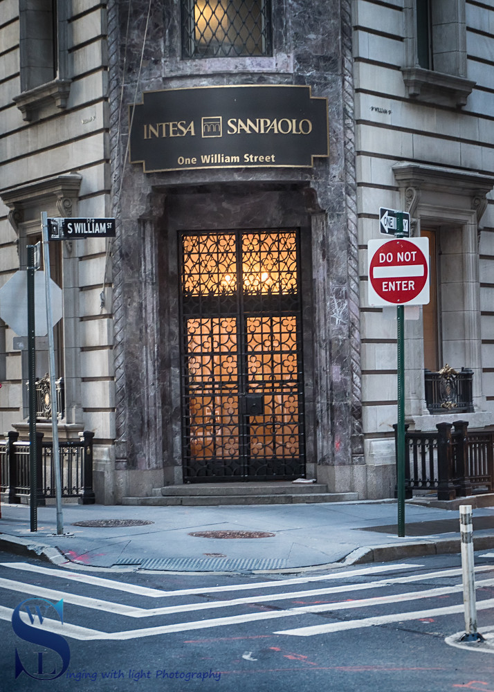 Distinctive Doors Intesa Sanpaolo.jpg