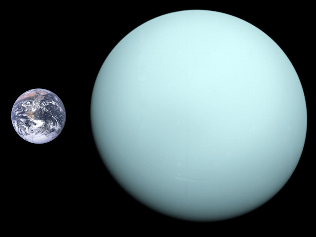 Uranus,_Earth_size_comparison_2 (1).jpg