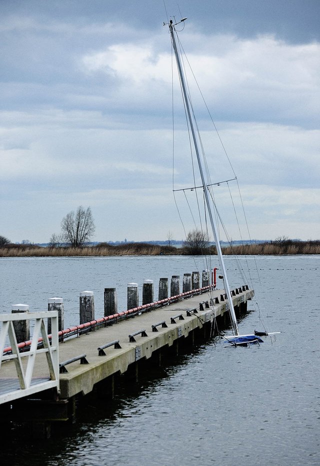 Sailboat1.JPG
