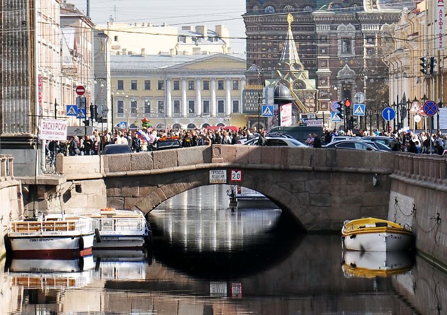 Спб низкий. Казанский мост в Санкт-Петербурге. Казанский мост СПБ. Мост у Казанского собора через канал Грибоедова. Невский проспект мост через канал Грибоедова.