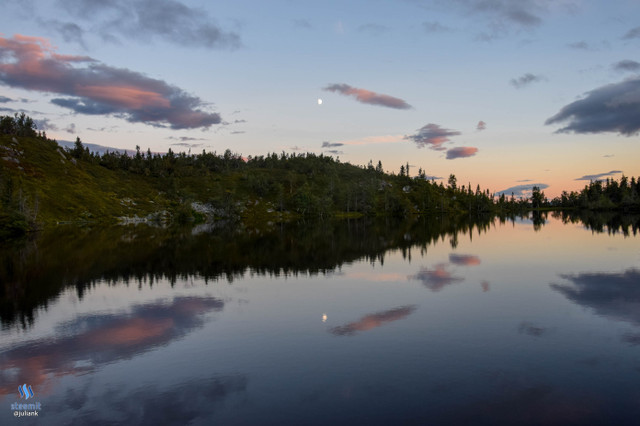 norway_mountain_lake.jpg