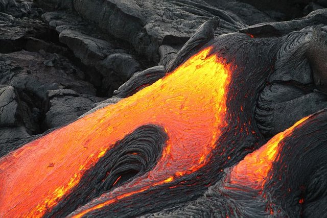 volcano-1784658__480.jpg