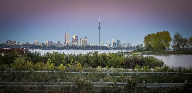 10_30_05_CN_Tower_05.jpg