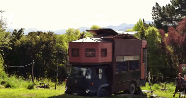 castle truck gif.gif
