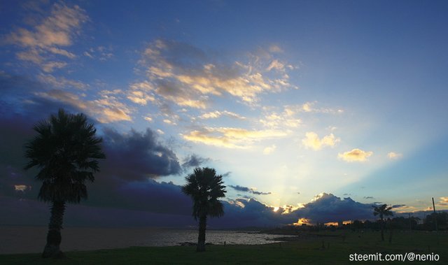 sunset-montevideo-01.JPG