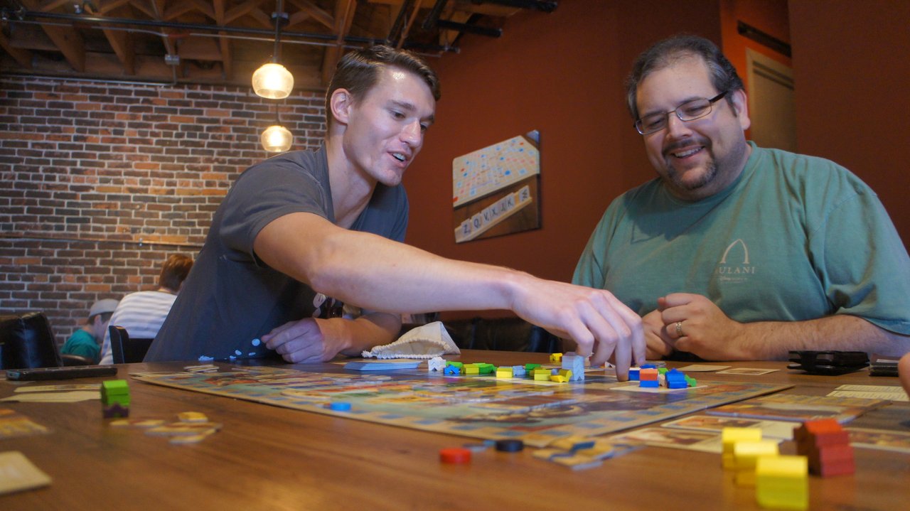 Игры клауса тойбера. Создатель настольных игр. Создатель каркассона. Огромные настольные игры. Создатель настольных игр.