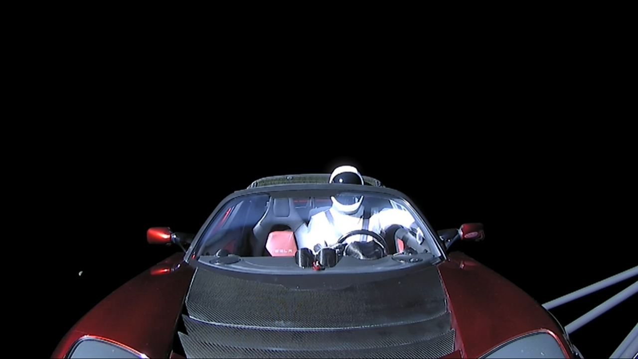 Starman waiting in the. Falcon Heavy Tesla Roadster. Falcon Heavy Tesla. Tesla Roadster в космосе.