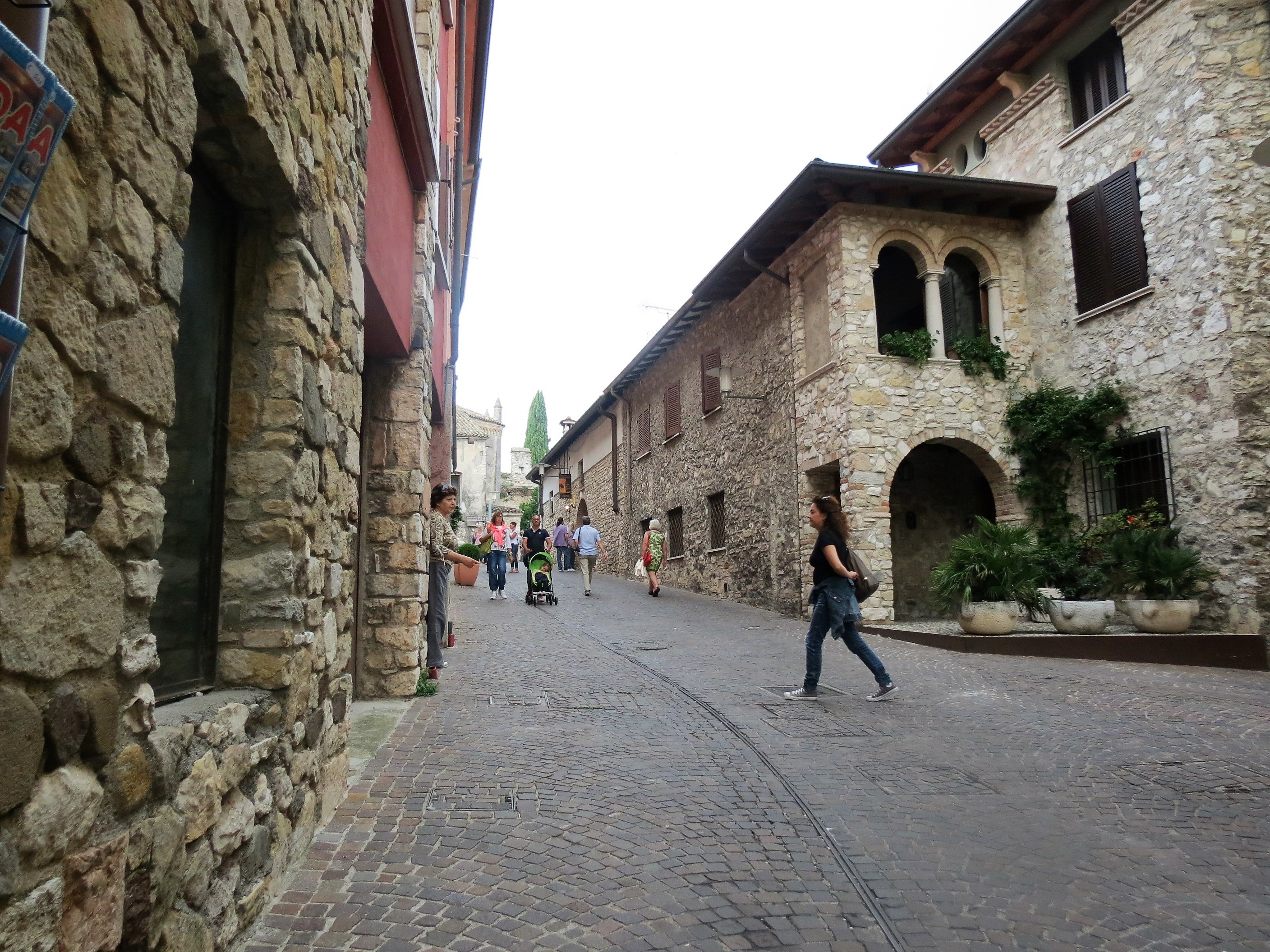 main_image