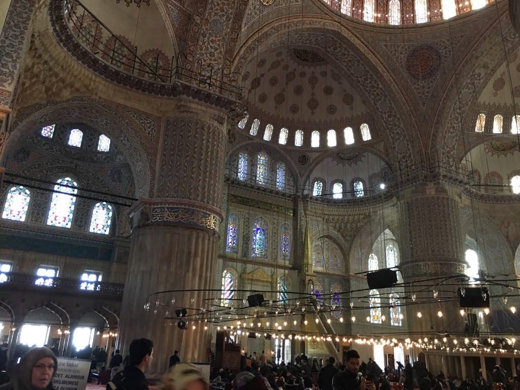 После стамбула. Мечеть Султанахмет внутри. Голубая мечеть Турция внутри. Стамбул Султанахмет мечеть изнутри. Голубая мечеть Стамбул снаружи.
