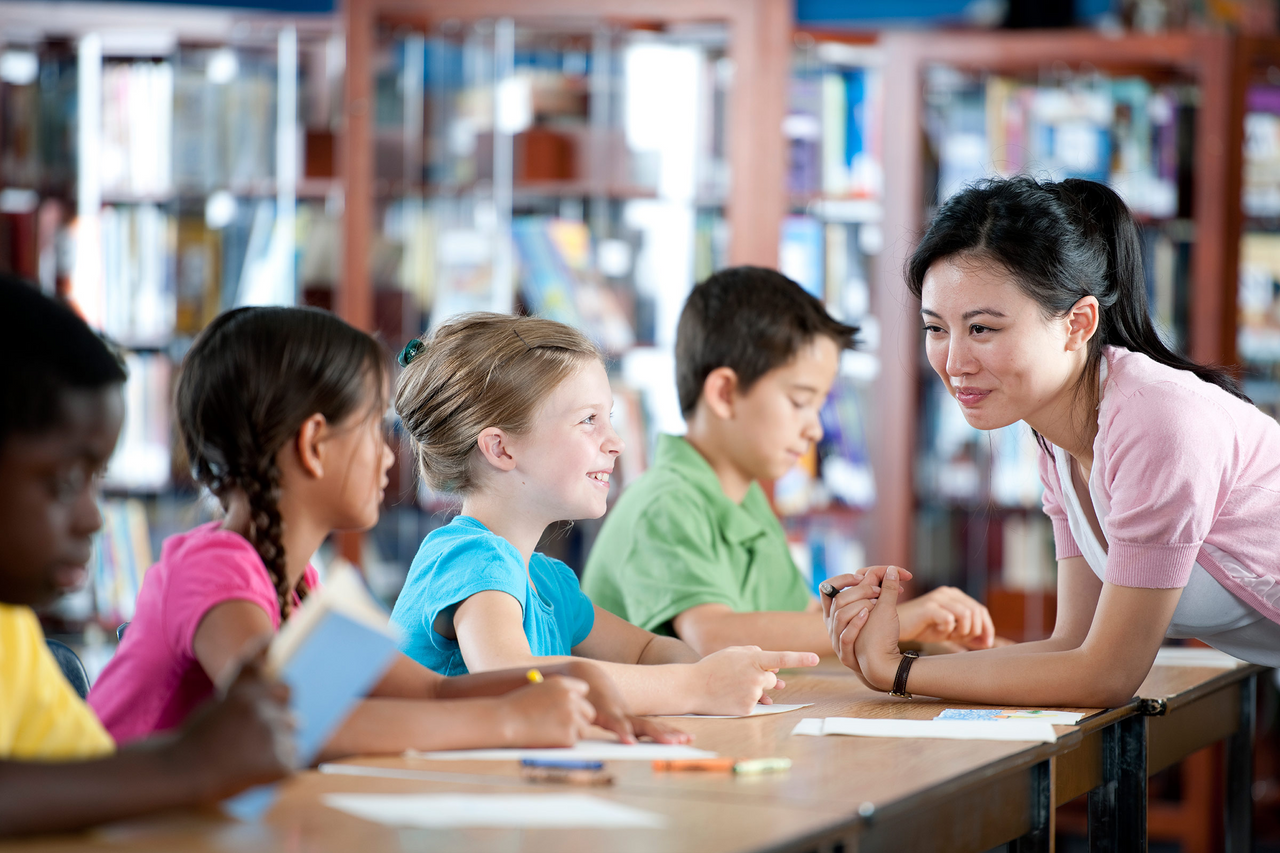 Демократичный учитель. Английский для secondary School Learners. Teacher and pupil. Pupils in the Classroom.