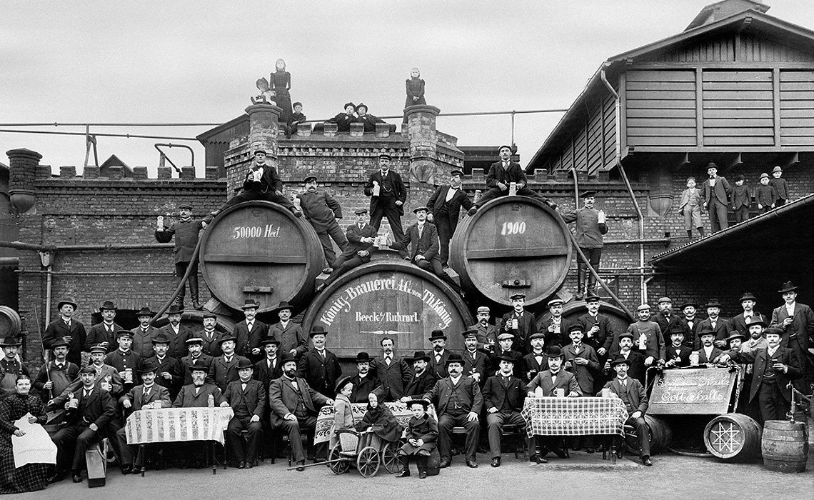 Старая пивоварня. Пивоварня в Англии 19 век. Старинная пивоварня. Старинный пивной завод.
