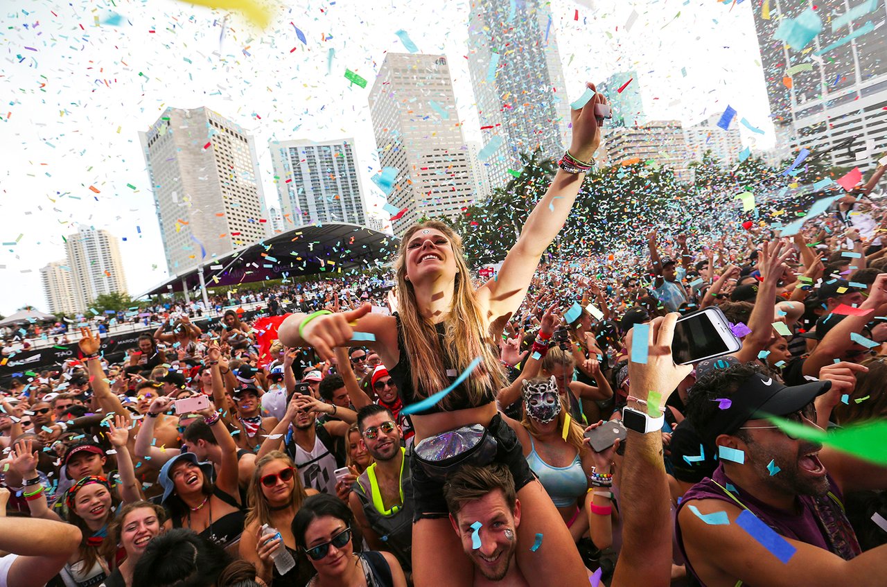 Популярная музыка 19. Ultra Music Festival 2023 Miami. Фестиваль. UMF толпа. Музыкальный фестиваль баннер.
