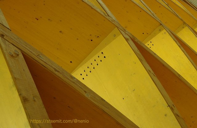 abstract-yellow-vienna2.jpg