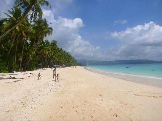 boracay-beach-station-3.jpg