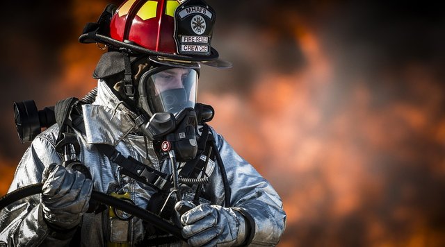 firefighter-752540_1280.jpg