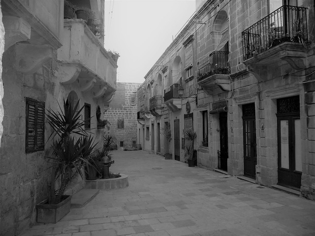 monomad Gozo Street.JPG