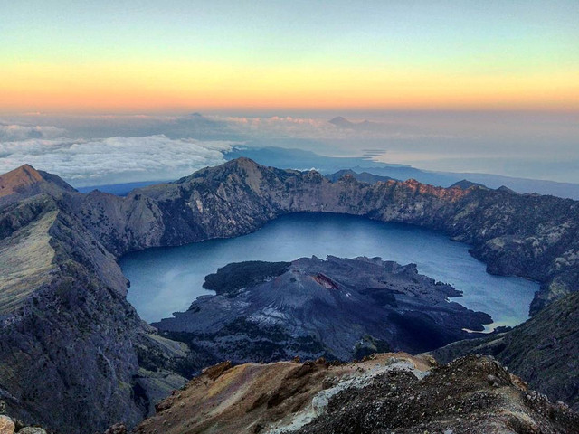 #2 Trekking Mt. Rinjani