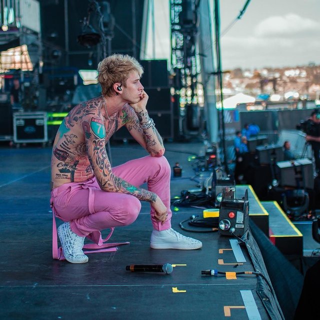 DC876984674857684576878.jpg