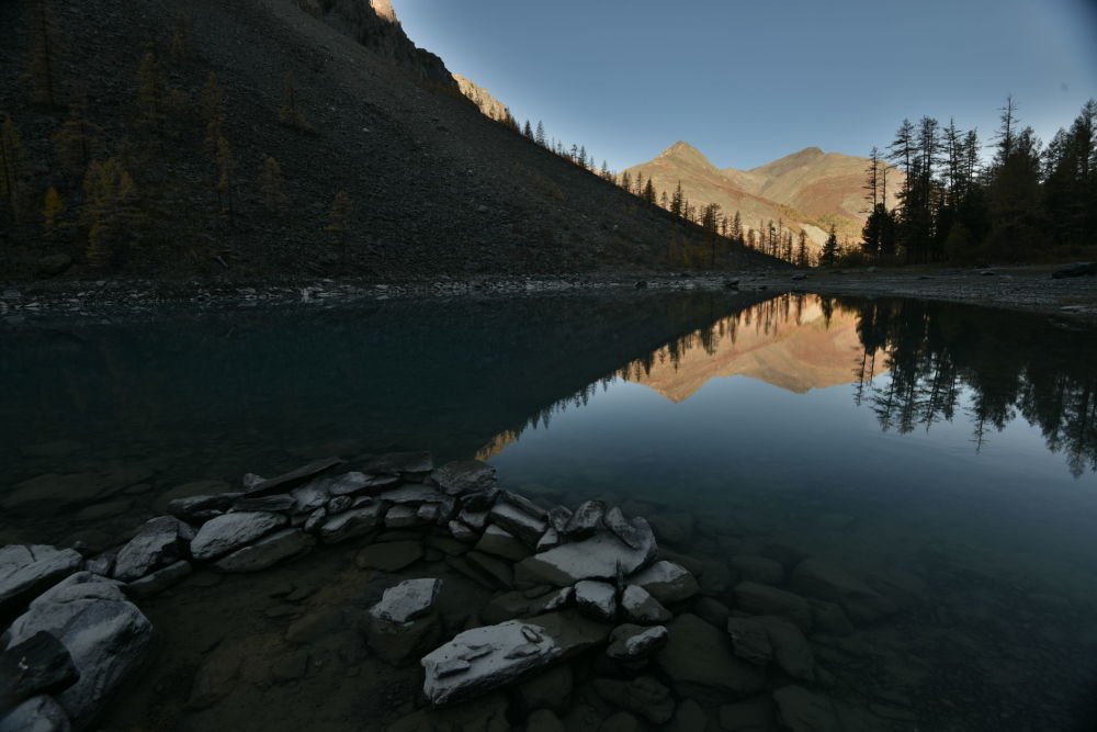 черно белая река. караташ актру. гора ревнюха алтайский край. алтай озеро байкал. горный алтай шавлинские озера.
