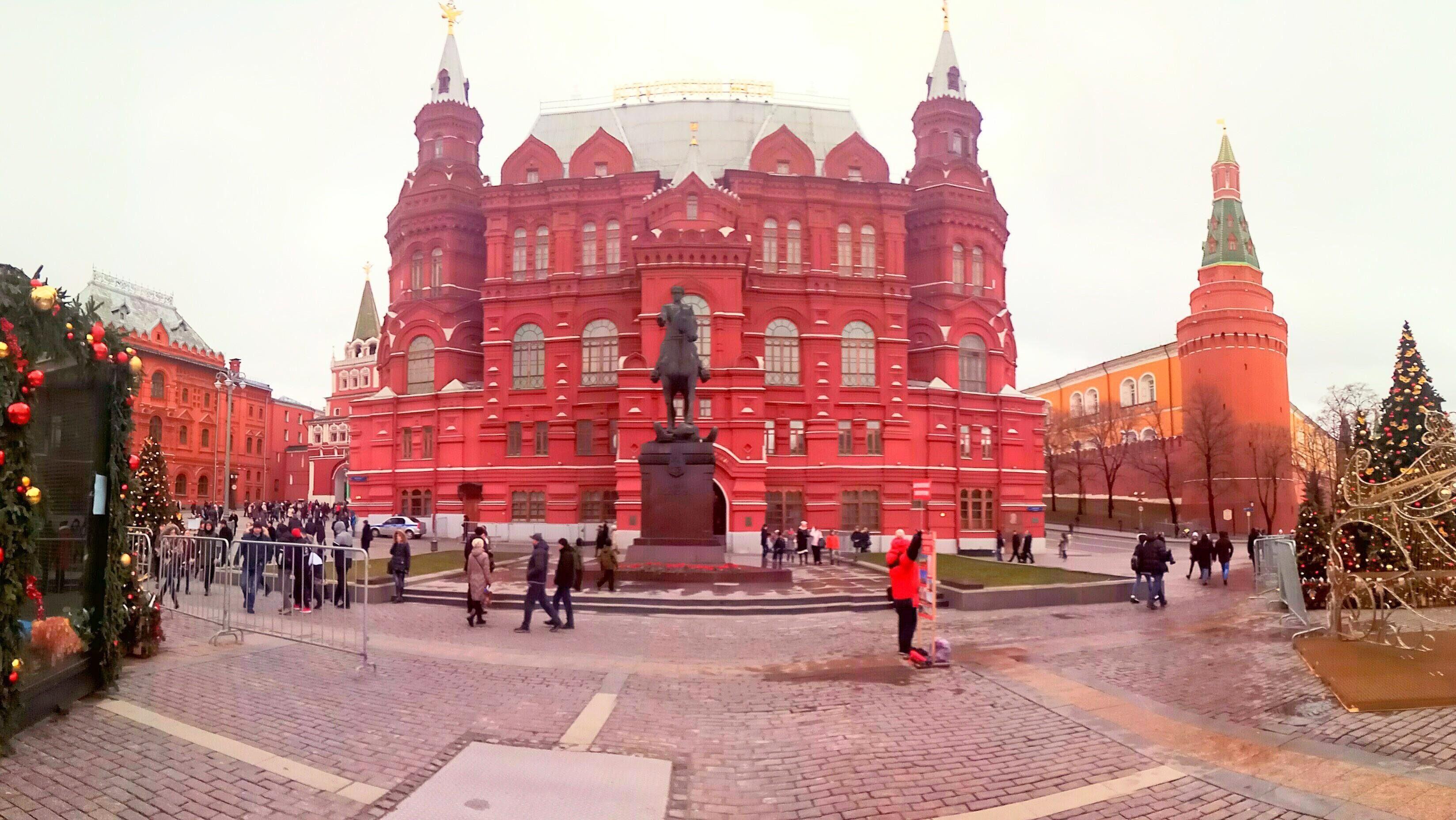что находится на красной площади в москве