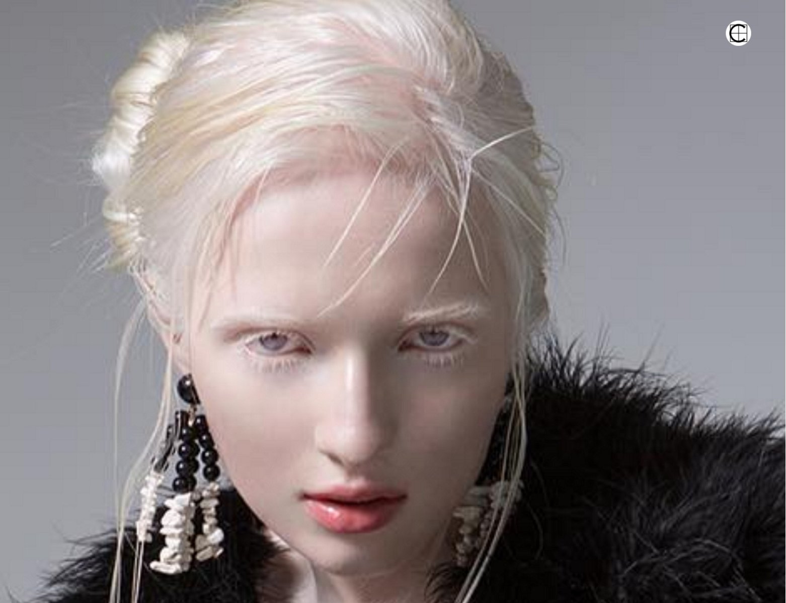 Русская тоненькая милашка переспала с альбиносом
