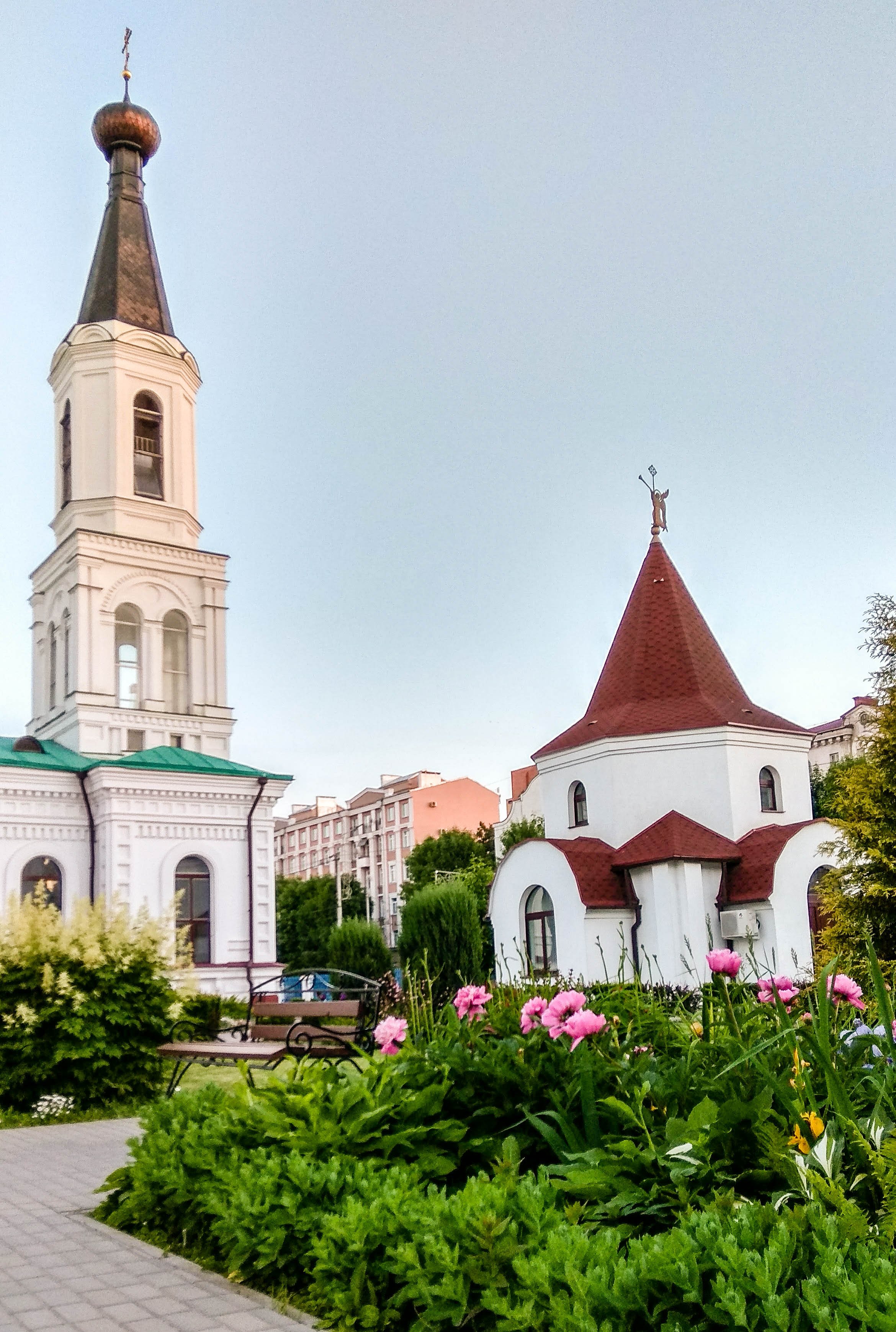 Церковь могилев. Могилев Церковь. Православная Церковь Могилев. Могилев собор. Собор трёх святителей (Могилёв).