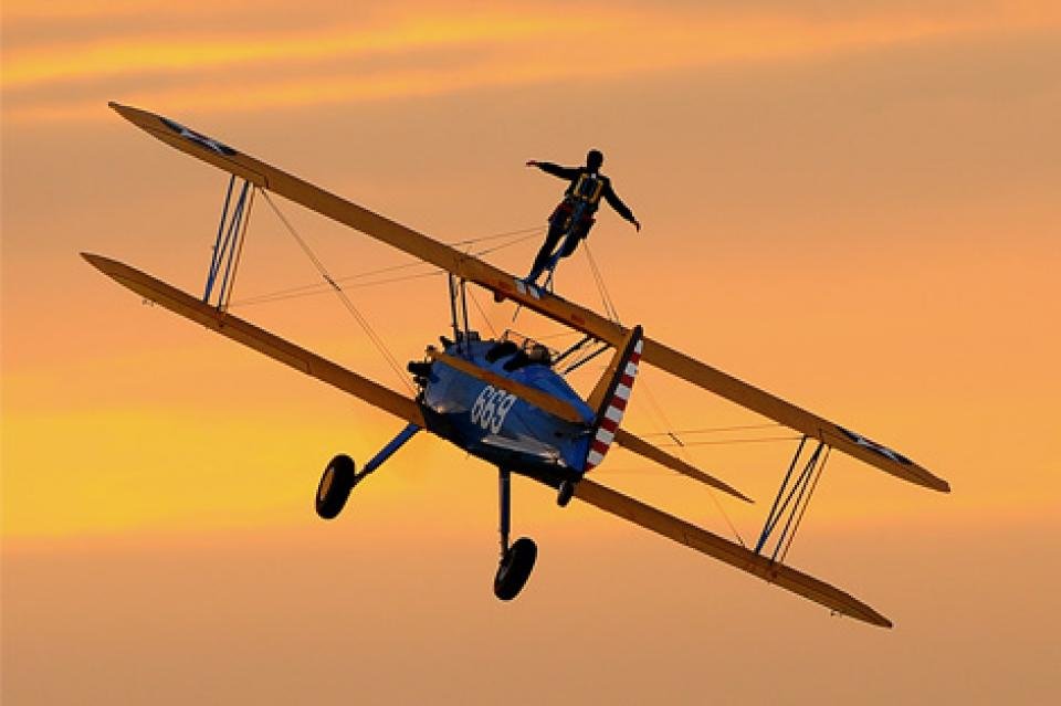 Винг. Винг Вокинг. Wing Walking in USA. Mason Wing Walking Academy кто летал. Wing-Walking перевод.