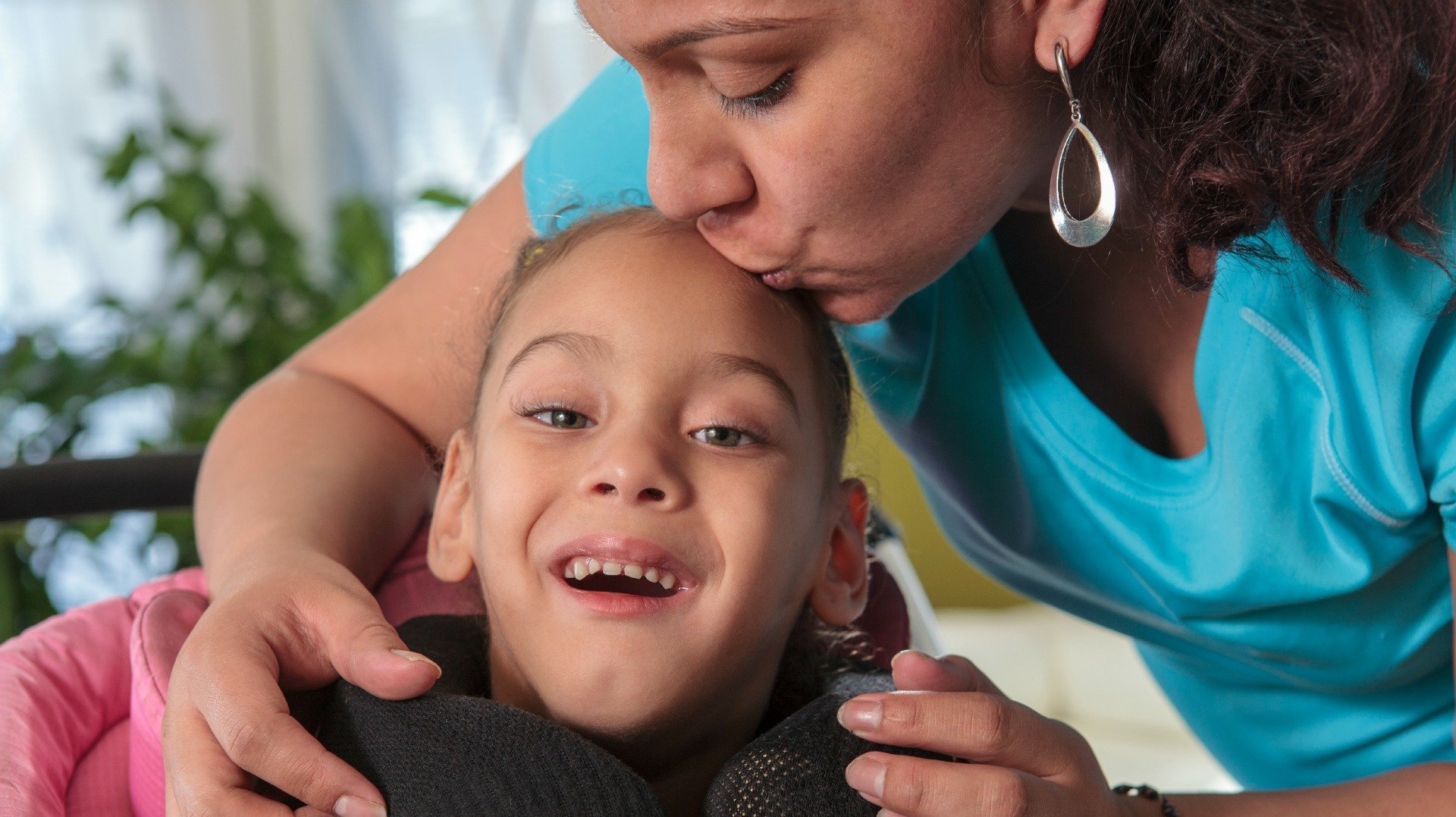 Дцп боли. Дети с ДЦП. ДЦП улыбка. Мать с ребенком ДЦП. Cerebral Palsy children.