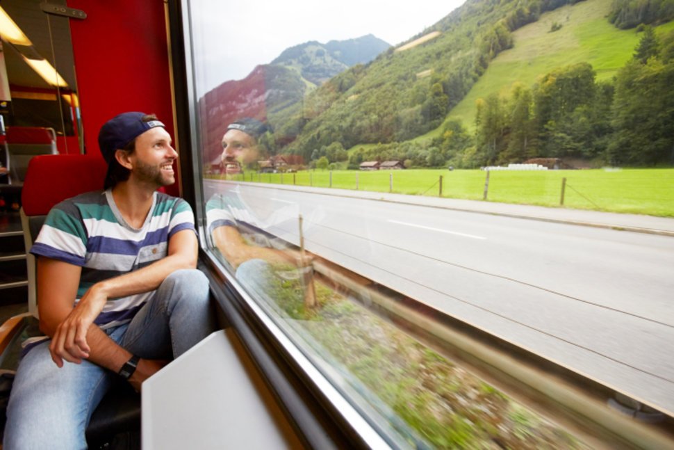 I come in train. Travel by Train реклама. Train Window. Travel by Train France реклама. Travelling bu Train.