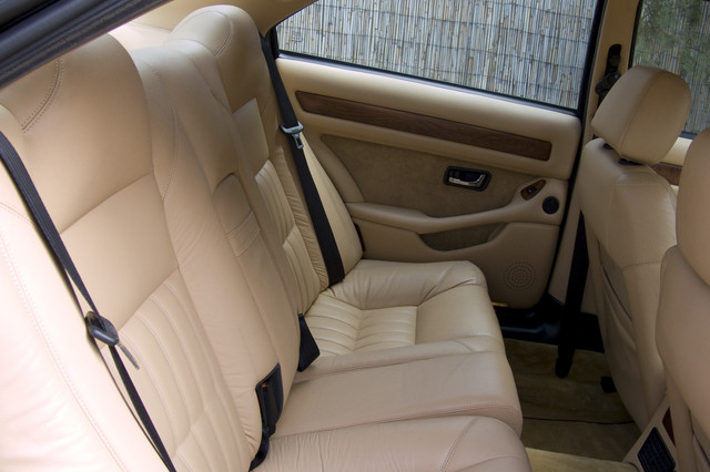 Maserati back seats by Cuttie és Jodie.jpg