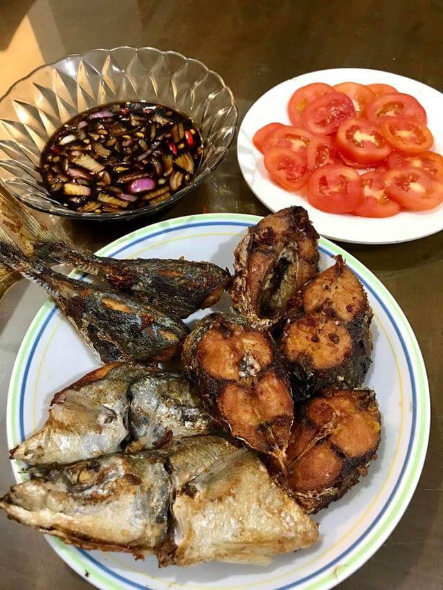 Comfort Foods: Deep Fry Fish with Tomato Side Dish — Steemit
