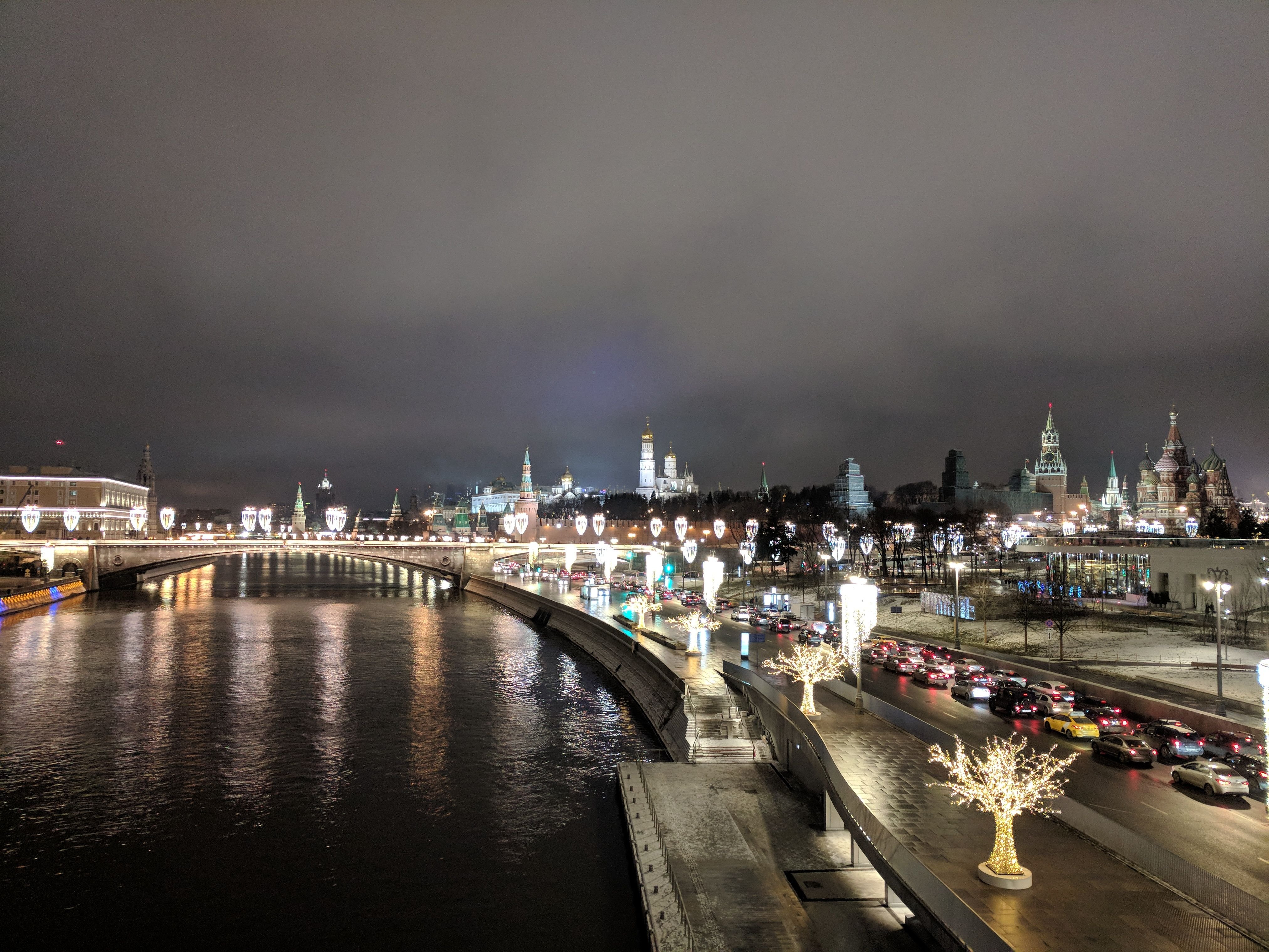 Парк москвы ночью. Парк Зарядье. Москва ночью. Ночная Москва зимой. Ночь в зимней Москве.