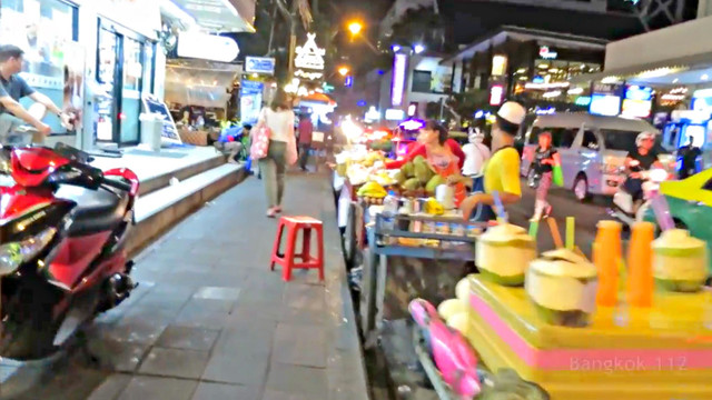 Bangkok Walk Around - Sukhumvit Soi 11 - May 2015.jpg