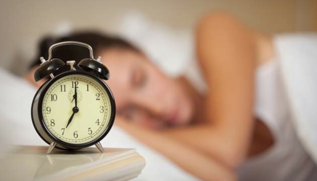 здоровый человек здоровый сон. недостаток сна рисунок. Very late go to bed. полноценный сон. Very late go to bed.