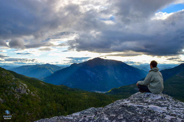 norway_mountain_meditation.jpg
