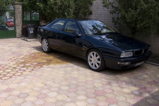 Maserati side by Cuttie és Jodie.jpg