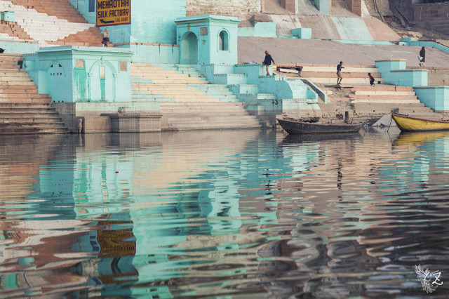 varanasi-reflect-5.jpg